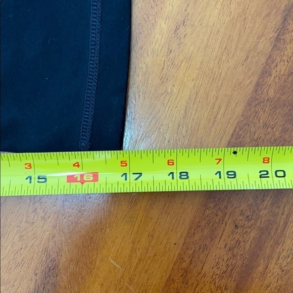 Workout Crops - Picture 3 of 11